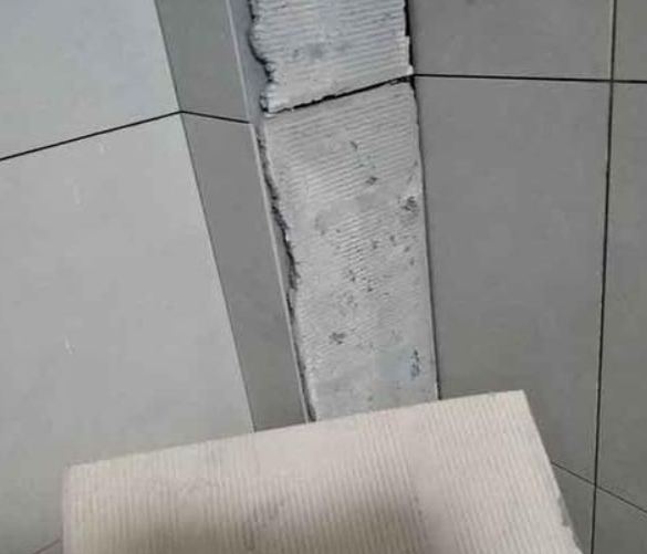 河源市瓷砖空鼓维修公司分享下厨房瓷砖脱落的补救措施。